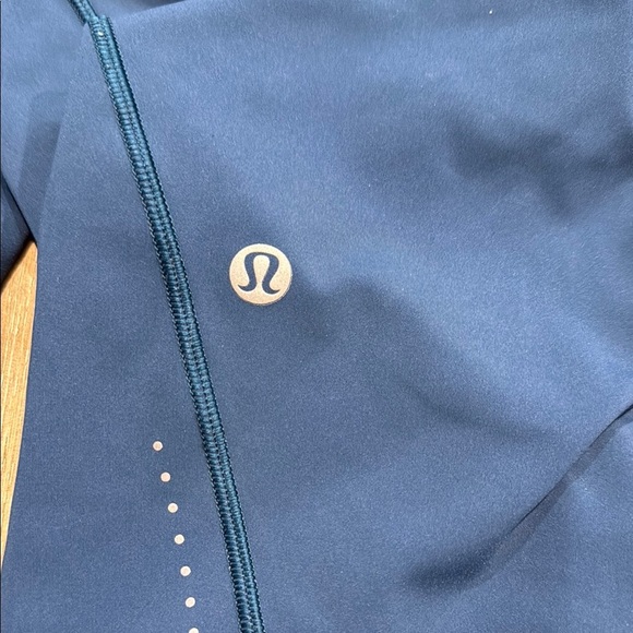 Lululemon Size 10 Athletica Blue Leggings for Active Wear - Picture 2 of 11